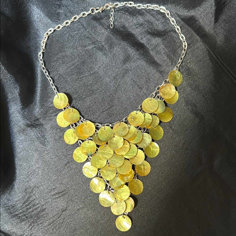 Chic Gold Statement Necklace